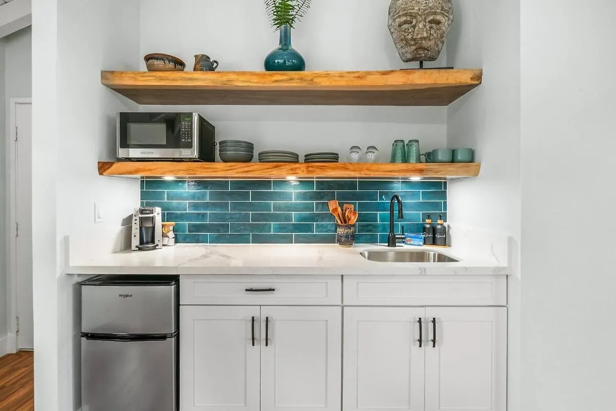 Chic Modern Studio With Ac In Princeville, Kauai